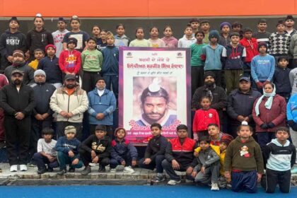 ओलंपियन सुरजीत सिंह की 42वीं पुण्यतिथि पर सुरजीत हॉकी स्टेडियम में दी गई भावभीनी श्रद्धांजलि