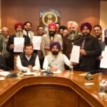 Punjab News: मंत्री हरदीप मुंडियां ने नायब तहसीलदार के रूप में पदोन्नत हुए 16 अधिकारियों को सौंपे पदोन्नति पत्र