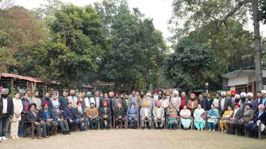 Punjab News: डिप्लोमा इंजीनियर्स परिषद के चेयरमैन इंजीनियर मनजिंदर सिंह मत्तेनंगल सेवानिवृत्त, भव्य विदाई पार्टी का आयोजन