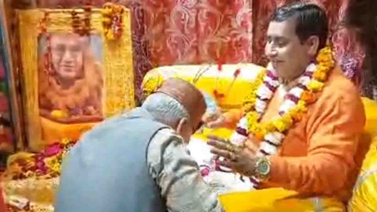 RSS के उत्तर क्षेत्र प्रचार प्रमुख बनवीर सिंह पहुंचे हिमाचल के ऊना स्थित डेरा रूद्रानंद जी के दरबार में, मत्था टेका, आशीर्वाद प्राप्त किया...