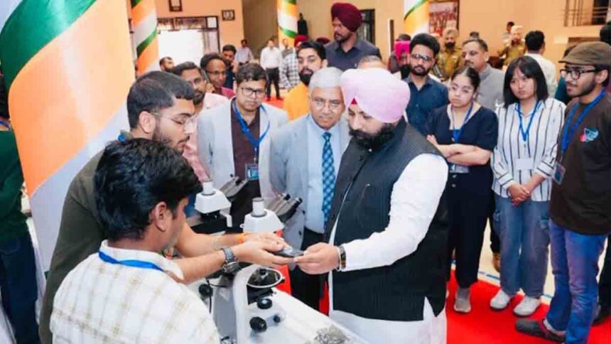 Harjot Bains inspires students to cultivate curiosity