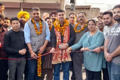 Mayor Vineet Dhir and Atul Bhagat inaugurated streets of Ward No. 62