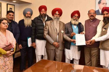 Mohinder Bhagat held meeting with family members of freedom fighters