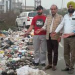 Rajinder Beri demanded Mayor clean main road in Ward No. 22