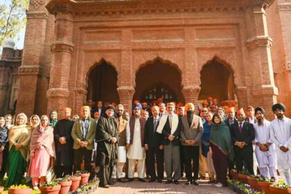 Shabad Kirtan held at Aitchison Gurdwara Sahib in Lahore
