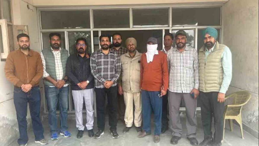 Vigilance Bureau arrested junior engineer accepting a bribe