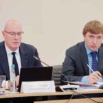 फेस्टिवल के बारे में जानकारी देते हुए दमित्री चेर्निशेंको और फ़ेस्टिवल आयोजन कमेटी के कार्यकारी सचिव ग्रिगोरी गुरोव