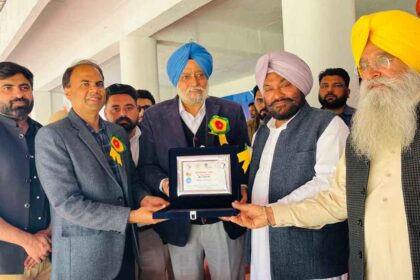 Punjab News: मंत्री गुरमीत सिंह खुड्डियां ने बैलगाड़ी की दौड़ों की शुरुआत के साथ किला रायपुर ग्रामीण ओलंपिक-2026 का किया उद्घाटन