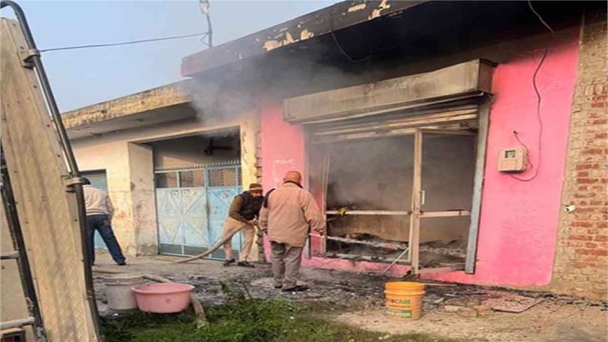 Blast In Punjab: पंजाब के इस जिले में बड़ा ब्लास्ट, मां-बेटी समेत 5 लोग गंभीर घायल