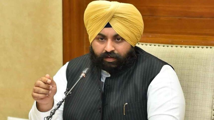 शिक्षा मंत्री हरजोत बैंस