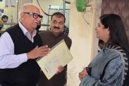 मेयर ने दफ्तर में मारा छापा