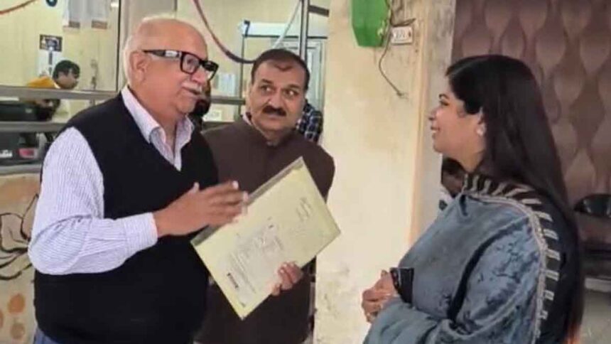 मेयर ने दफ्तर में मारा छापा