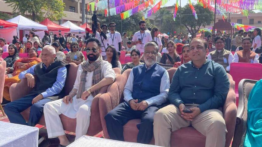 डी ए वी महाविद्यालय जालंधर के सांस्कृतिक मेले में नितिन कोहली