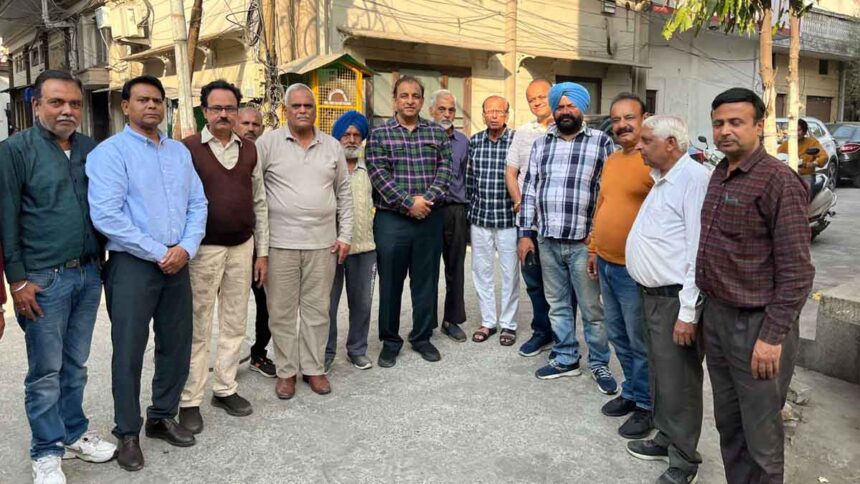 Jalandhar News: रियाज़पुरा मोहल्ले में पेयजल समस्या पर तुरंत कार्रवाई, नितिन कोहली ने मौके पर लिया जायज़ा