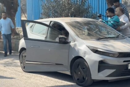 Noida Couple Suicide