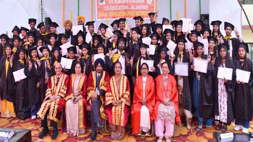 St Soldier News: जालंधर के सेंट सोल्जर कॉलेज में दीक्षांत समारोह का करवाया आयोजन