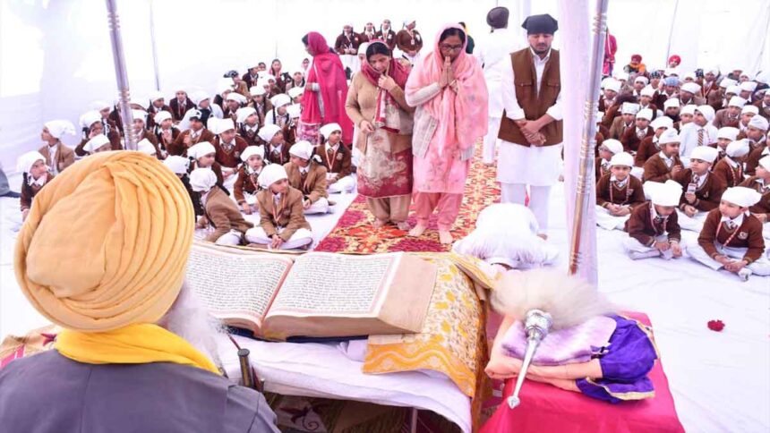 St Soldier News: सेंट सोल्जर स्कूल में श्री सुखमणि साहिब पाठ का किया गया आयोजन