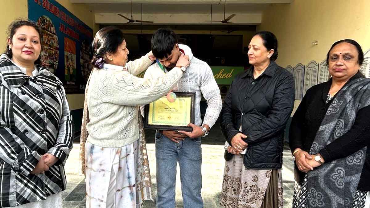 कमल सोलंकी ने अंतर्राष्ट्रीय बॉडीबिल्डिंग में कांस्य पदक जीता