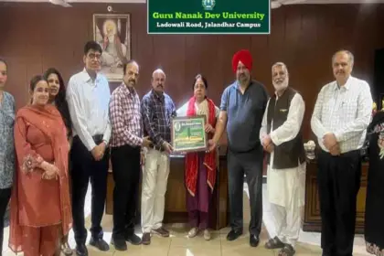 Alpha Mahendru Foundation honored Dr. Navjot Kaur and extended its best wishes