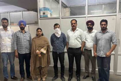 Drug Inspector Caught Red-handed by Vigilance Bureau