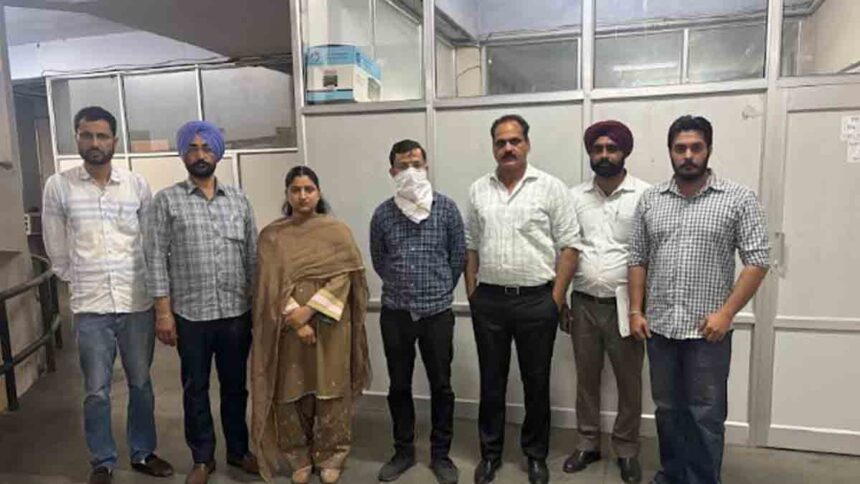 Drug Inspector Caught Red-handed by Vigilance Bureau