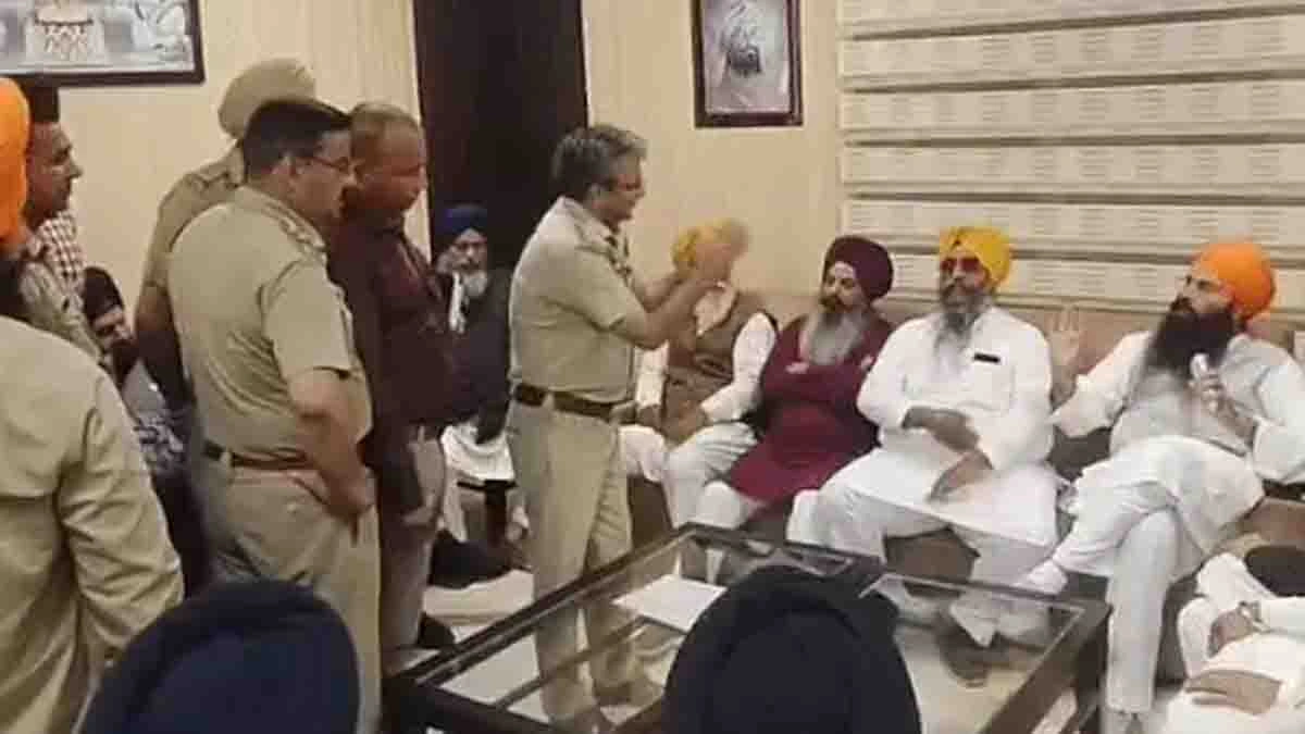DSP Ramkumar arguing with Baljit Singh Daduwal