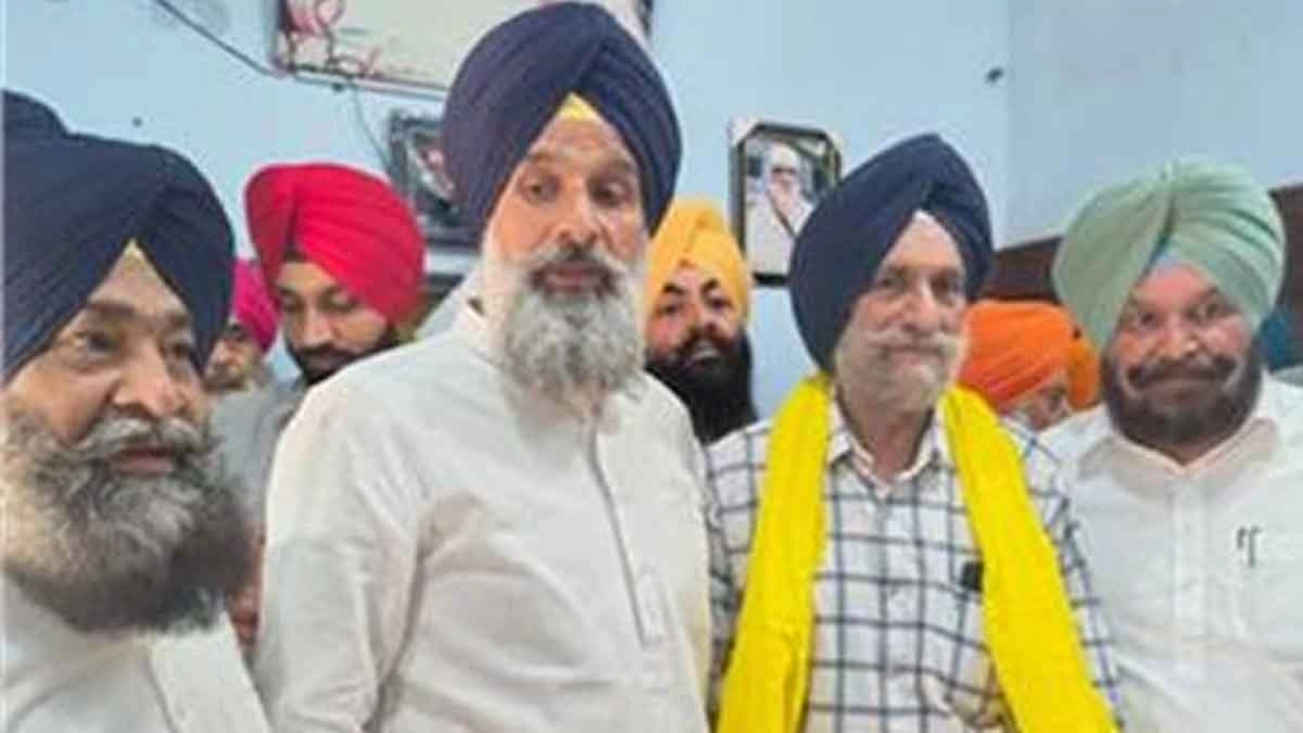 Several local leaders of AAP have announced they are joining Akali Dal