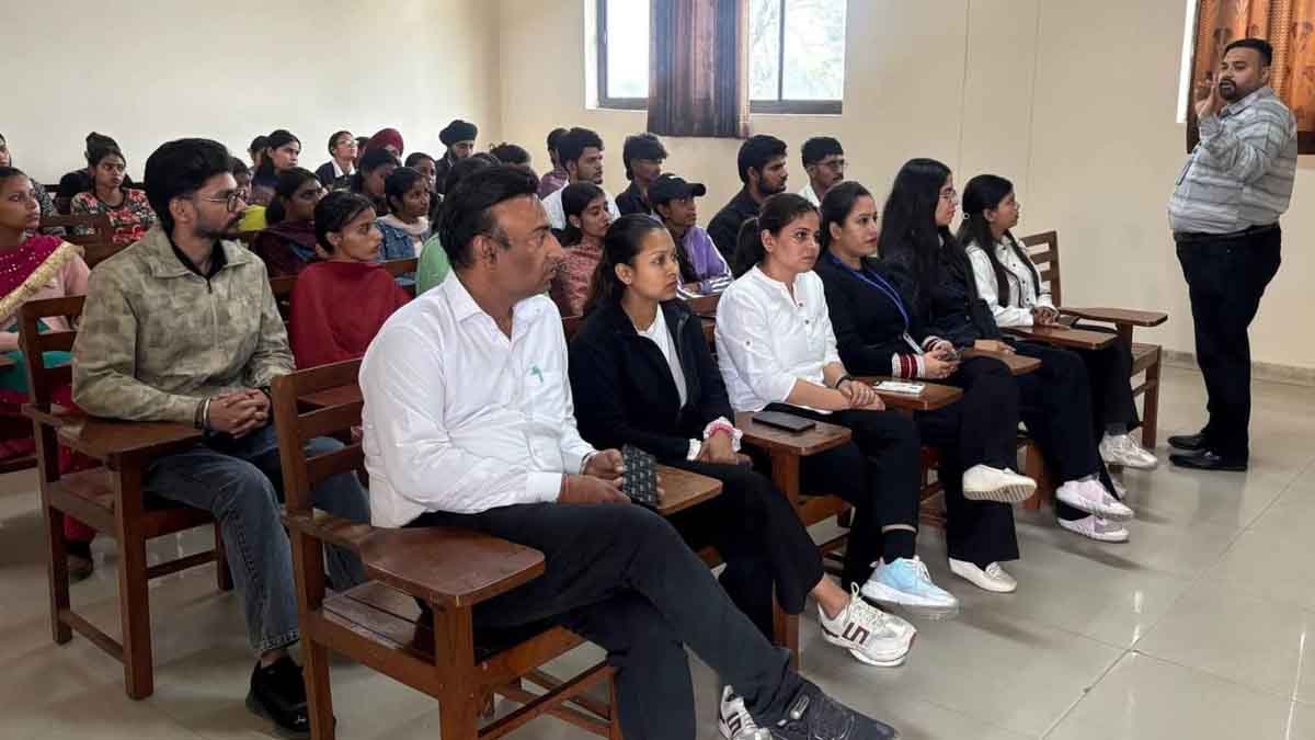 DIPS News: डिप्स आईएमटी में आर्टिफिशियल इंटेलिजेंस पर ज्ञानवर्धक सेमिनार का आयोजन