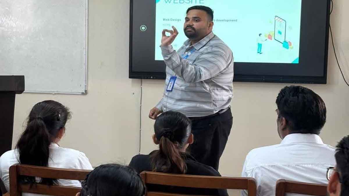 DIPS News: डिप्स आईएमटी में आर्टिफिशियल इंटेलिजेंस पर ज्ञानवर्धक सेमिनार का आयोजन