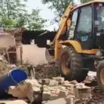 नशा तस्कर की प्रॉपर्टी ध्वस्त