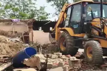 नशा तस्कर की प्रॉपर्टी ध्वस्त