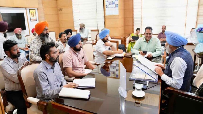 हरपाल चीमा ने कर्मचारियों की मांगों के समाधान के लिए की महत्वपूर्ण बैठक
