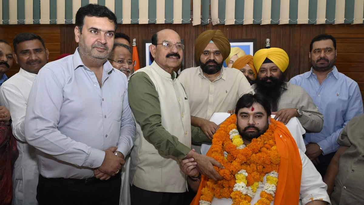 काकू आहलुवालिया ने पंजाब खादी एंड विलेज इंडस्ट्री बोर्ड के चेयरमैन का पदभार किया ग्रहण 