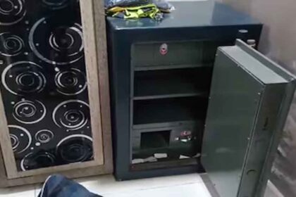 Punjab News: पंजाब में 3 करोड़ की बड़ी लूट, लुटेरों ने घर में घुसकर परिवार को बनाया बंधक