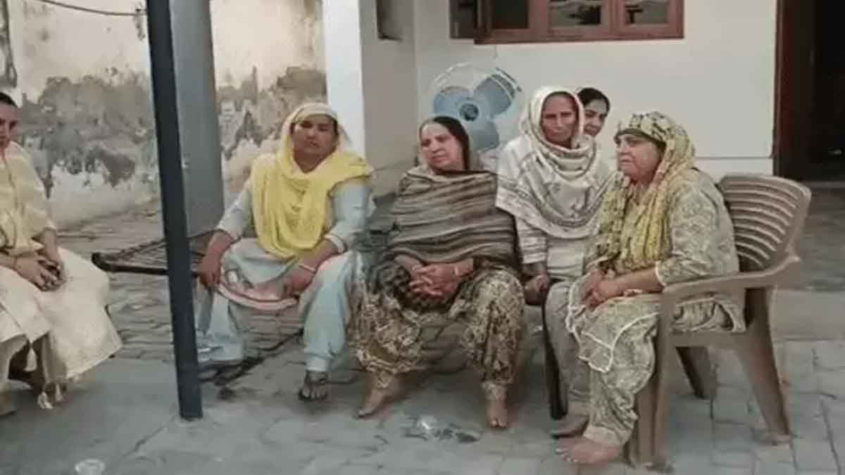 Punjab News: पंजाब में पुलिस कॉन्स्टेबल की पीट-पीटकर हत्या, इलाके में दहशत का माहौल