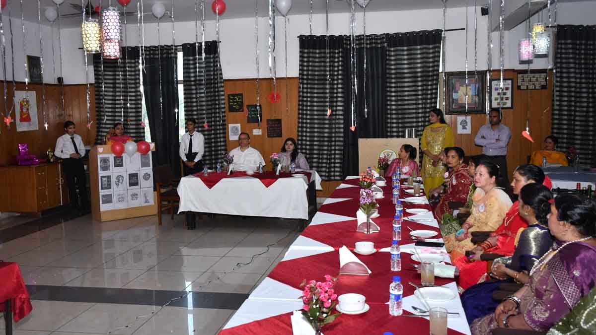 St Soldier News: सेंट सोल्जर इंस्टीट्यूट के छात्रों ने माताओं के साथ मनाया अंतर्राष्ट्रीय महिला दिवस