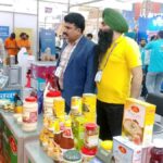 निवेश सम्मेलन के दौरान मार्कफेड के उत्पादों में लोगों ने विशेष रुचि दिखाई
