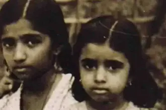 childhood photograph of Asha-ji and Lata-ji