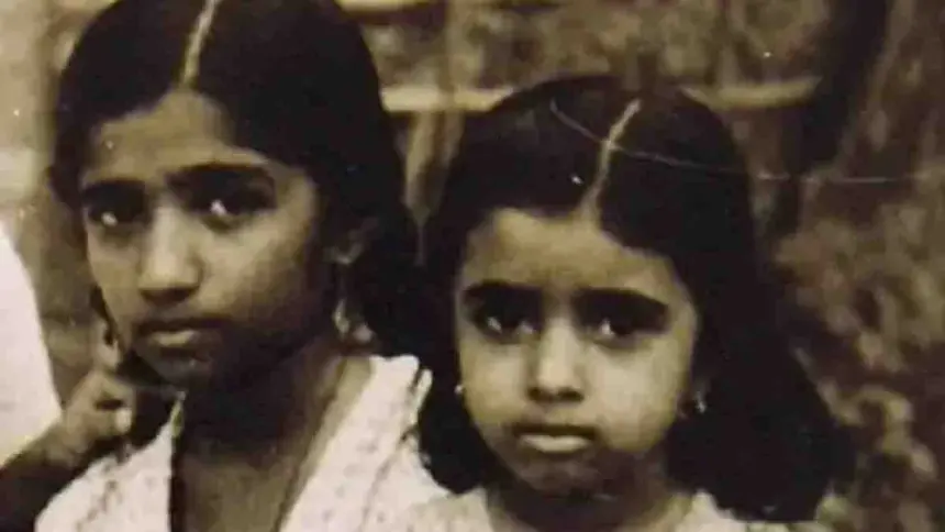 childhood photograph of Asha-ji and Lata-ji