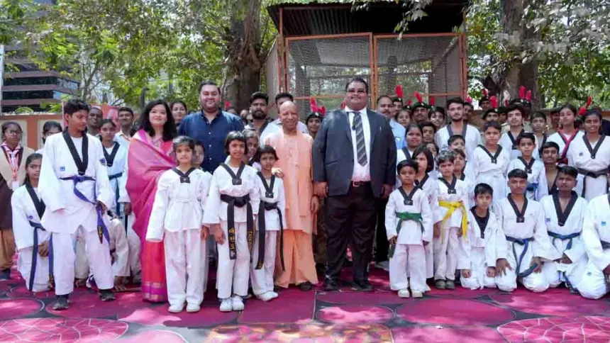 CM Yogi inaugurated a modern computer laboratory