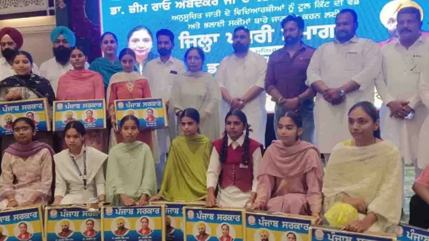 Dr. Baljit Kaur Distributes Toolkits to ITI Students to Encourage Self-Employment Among SC Youth