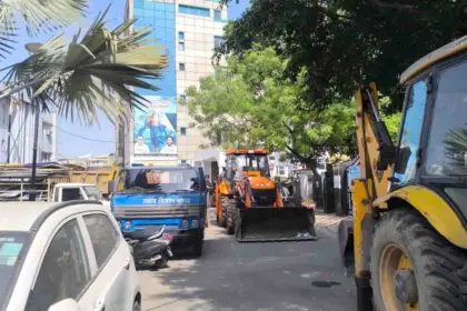 Employees of Jalandhar Municipal Corporation went on strike