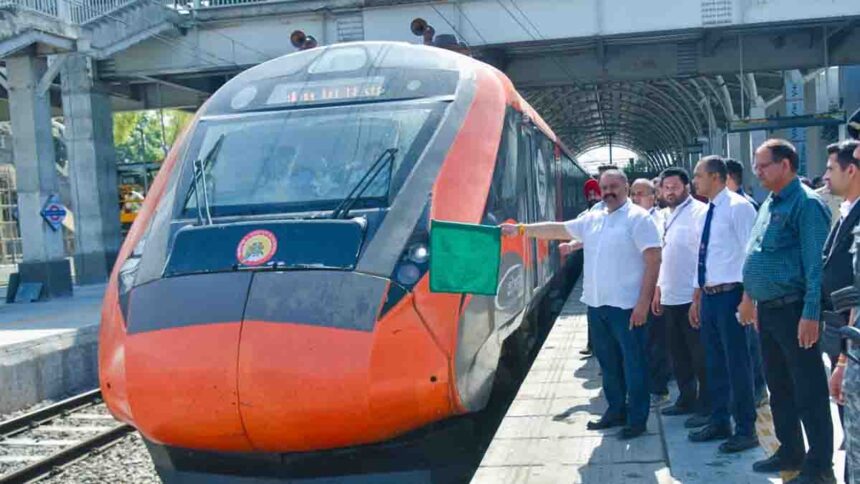 Jalandhar News Former MP Sushil Rinku Flags Off New Delhi-Katra Vande Bharat Express at Jalandhar Cantt Station