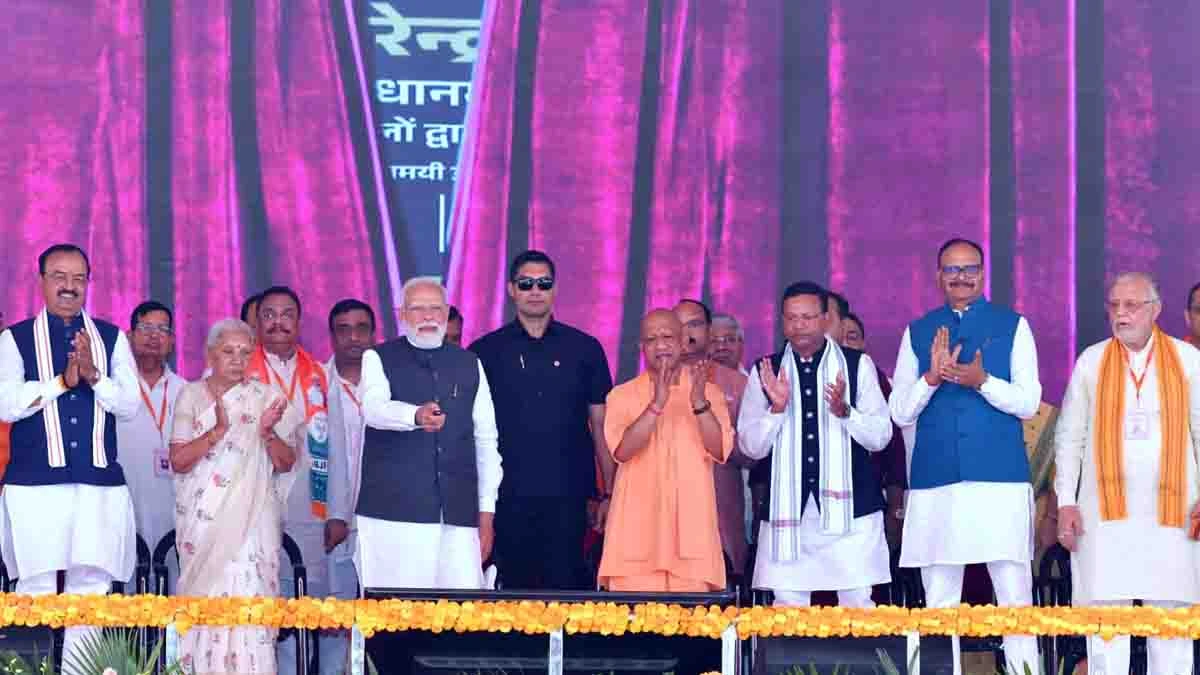 PM Modi Inaugurates the Countrys Longest Expressway Ganga Expressway