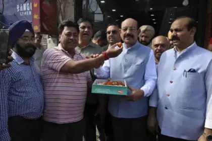 Residents of area honored Mohinder Bhagat upon the completion of road and sewerage works
