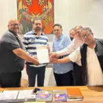 Shopkeepers submitted memorandum to Dinesh Dhal regarding Road Under Bridge to constructed