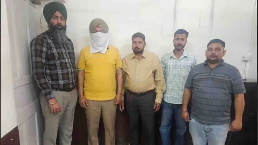 Vigilance Bureau Arrested Inspector while Accepting Bribe