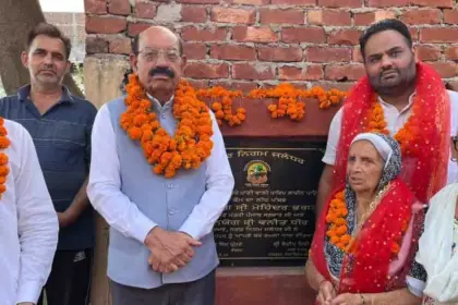 Work on Laying Water Pipelines in Panjpir Colony