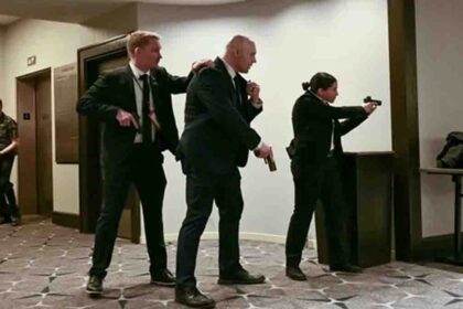 america-shot-at-white-house-dinner-trump