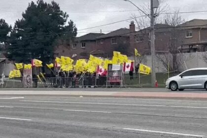 कनाडा में खालिस्तानियों ने पैसे देकर जुटाई मंदिर के बाहर भीड़